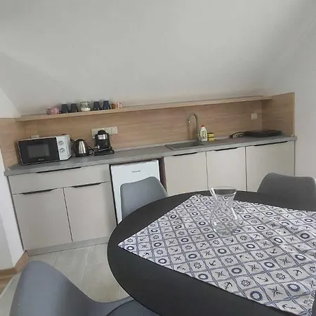 Riverside Apartmanhaz 久洛
