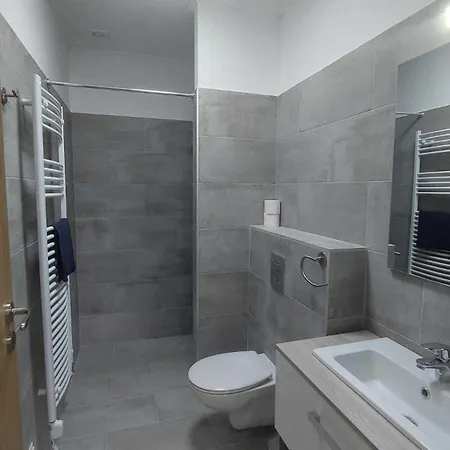 公寓 Riverside Apartmanhaz *