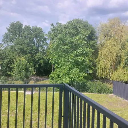 Riverside Apartmanhaz 久洛