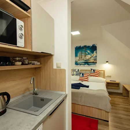 Riverside Apartmanhaz