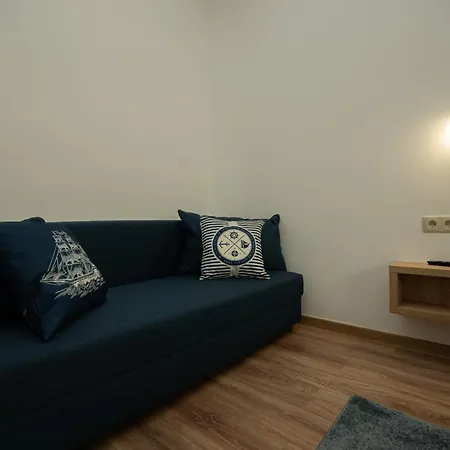 Riverside Apartmanhaz