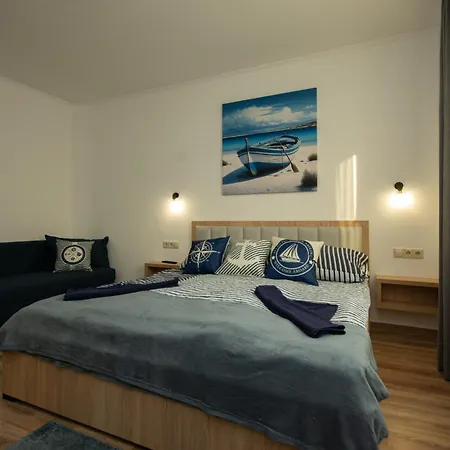 Riverside Apartmanhaz *