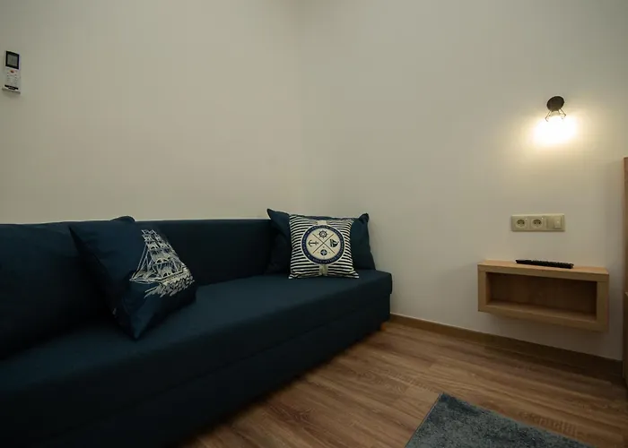 Riverside Apartmanhaz