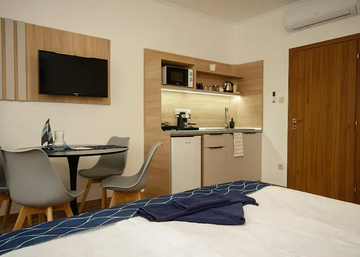 Riverside Apartmanhaz *
