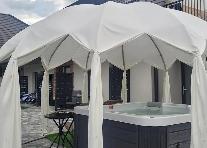 Riverside Apartmanhaz * Jula